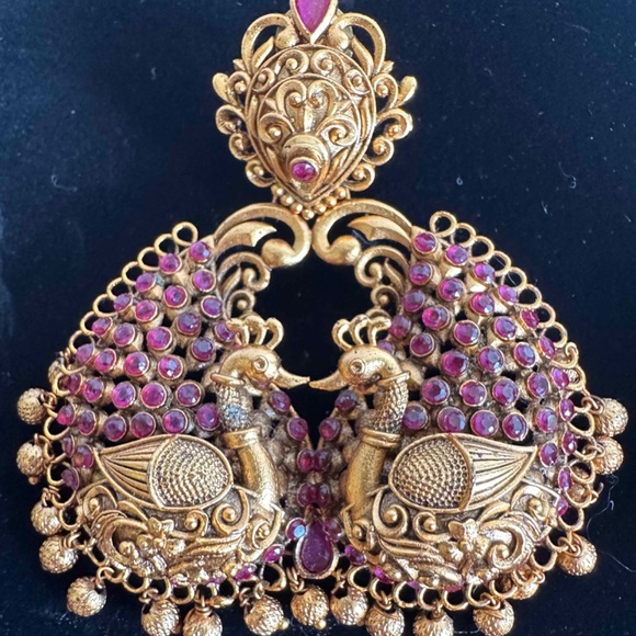 Vintage Sacred Swans Costume Jewelry Earrings Gold x Ruby - Picture 5 of 7